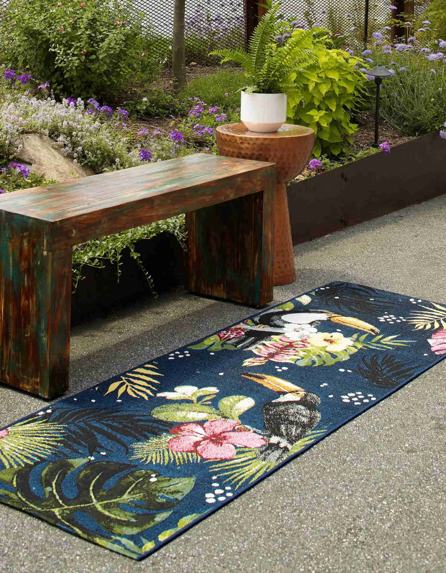 2 '7 x 5' 3 Botanical Runner Indoor / Outdoor Rug