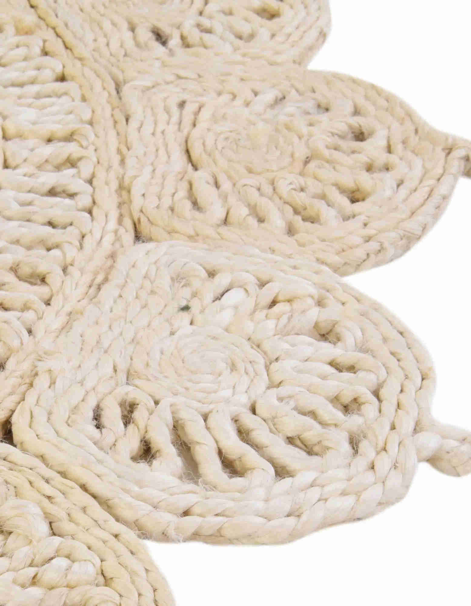 5' 1 x 5' 1 Hand Braided Jute Round Rug