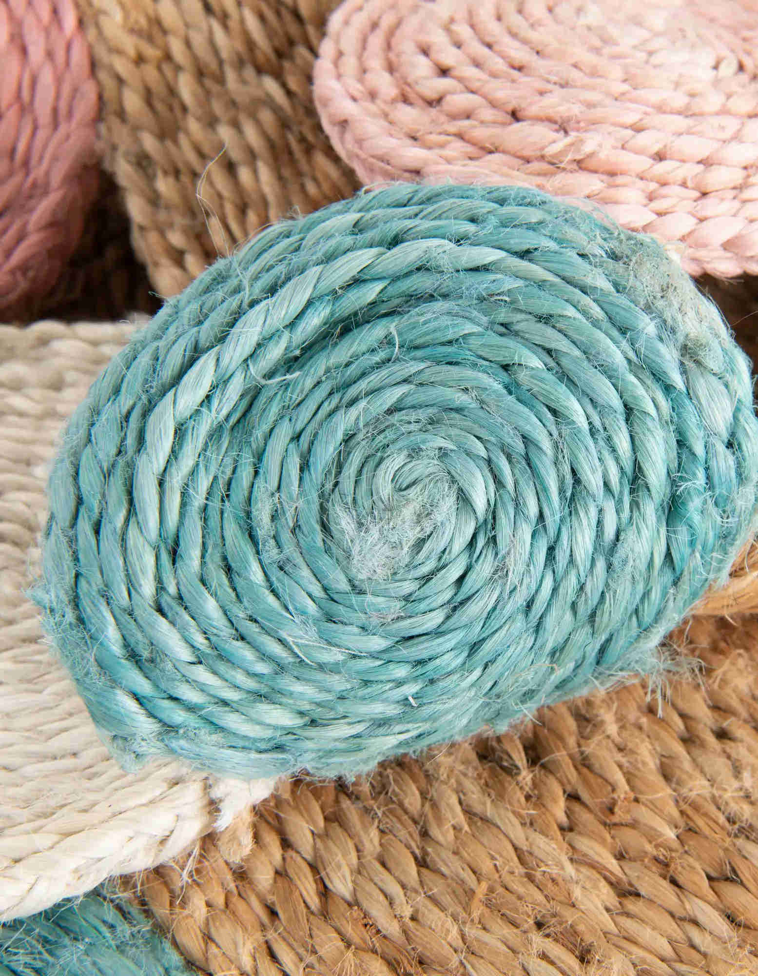 3' 1 x 3' 1 Hand Braided Jute Round Rug