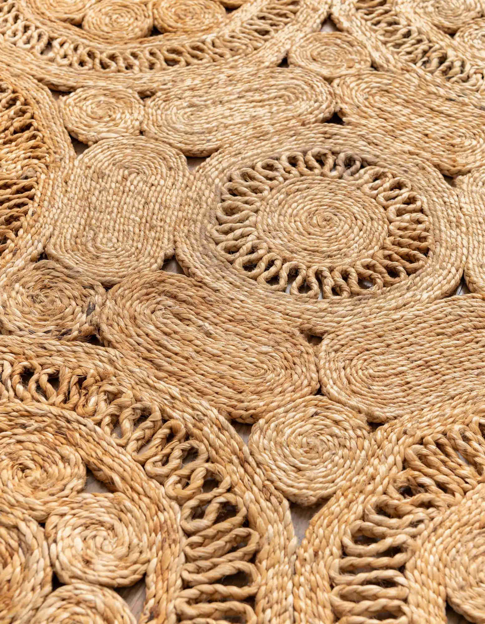 6' 1 x 6' 1 Hand Braided Jute Round Rug